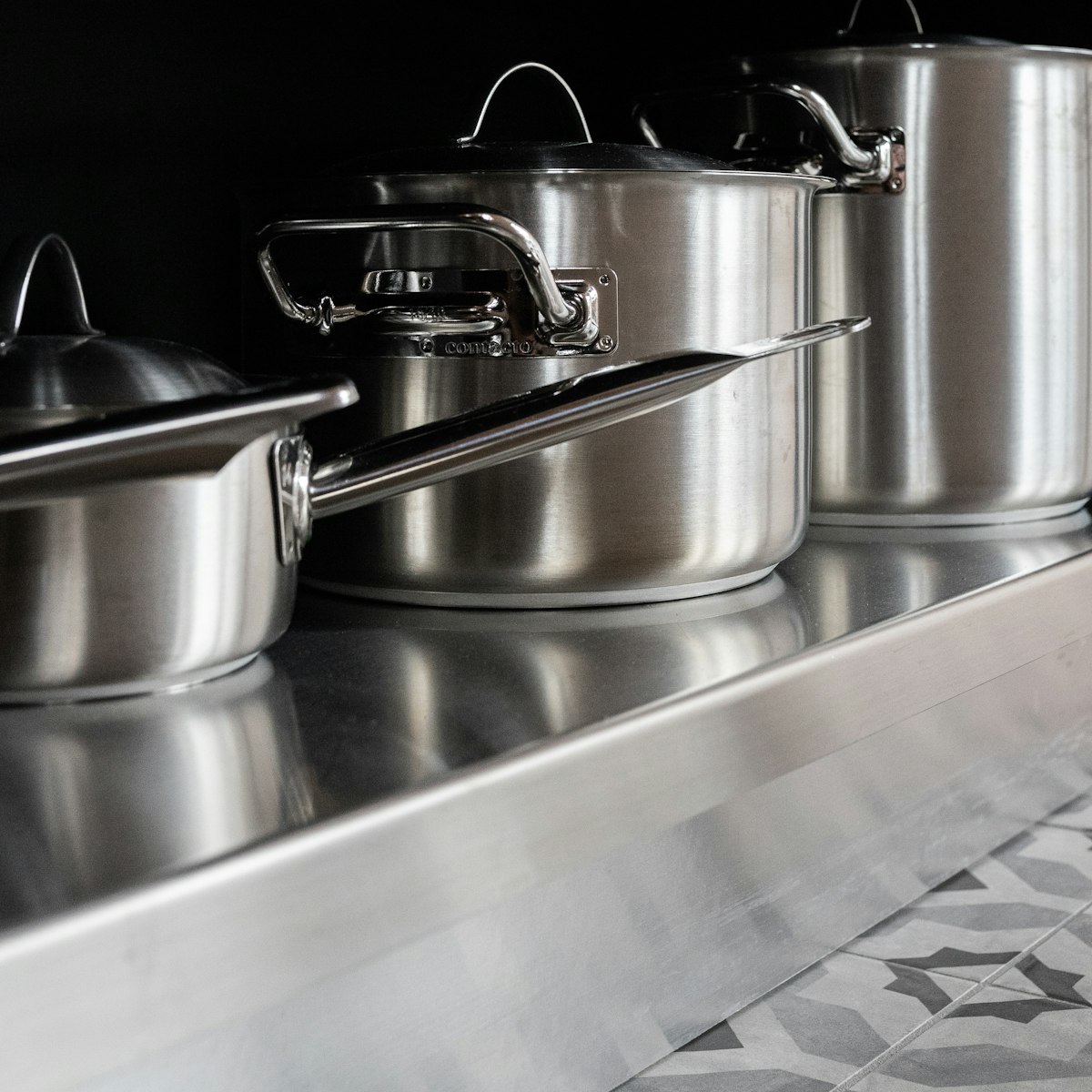Tri-ply stainless steel cookware set